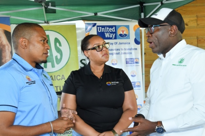 Fisherfolk get equipment in aid of hurricane recovery 