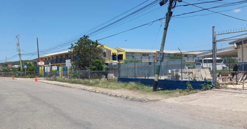 The project will see laybys and bus shed constructed at the school’s entrance. (OH News Photo)