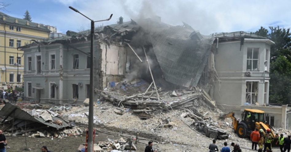 Ukraine and Western offficials have accused Russia od directly attacking Ukraine children hospital. (Image source: Amnesty International)